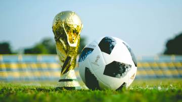 马宁主哨2026世界杯，中国裁判首登顶级赛场（配图示意）